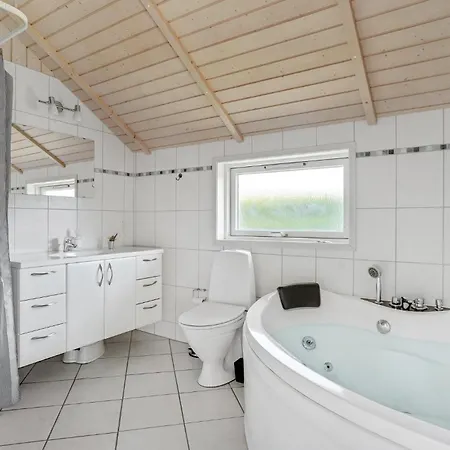 Holiday home 3 Bedroom Awesome In