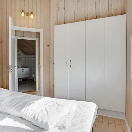3 Bedroom Cozy In Holiday home Borkop