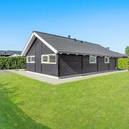 3 Bedroom Awesome In Holiday home Borkop